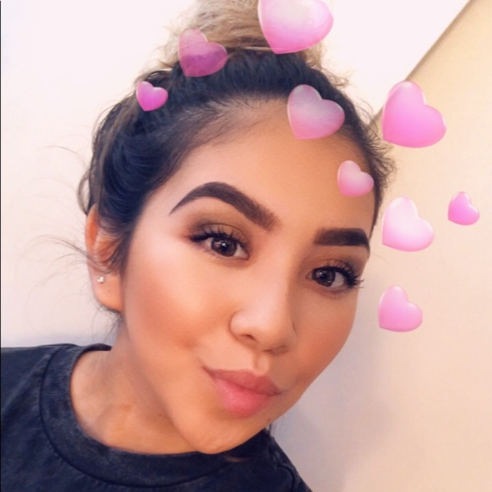 Meet your Posher, Alexis